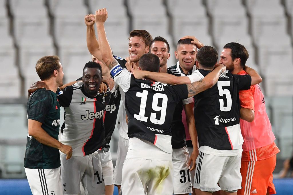 TURIN, ITALY - JULY 26:  Cristiano Ronaldo (C) of Juventus celebrates the opening goal  with team mates during the Serie A match between Juventus and  UC Sampdoria at Allianz Stadium on July 26, 2020 in Turin, Italy.  (Photo by Valerio Pennicino/Getty Images)