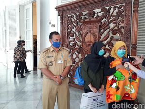 Istri PPSU Korban Tabrak Lari Bersyukur Dapat Bantuan, Putrinya Ditawari Kerja Istri PPSU Korban Tabrak Lari Bersyukur Dapat Bantuan, Putrinya Ditawari Kerja