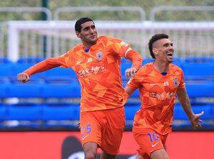 Top! Marouane Fellaini Bikin Trigol Sundulan dalam 7 Menit! Top! Marouane Fellaini Bikin Trigol Sundulan dalam 7 Menit!