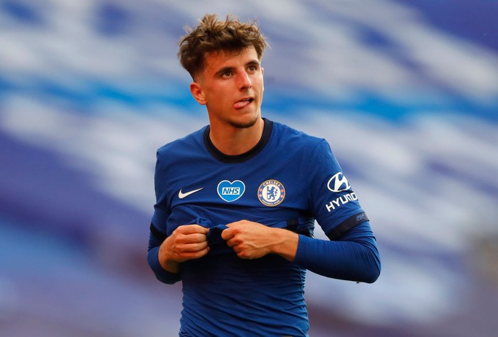 LONDON, ENGLAND - JULY 19: Mason Mount of Chelsea looks on during the FA Cup Semi Final match between Manchester United and Chelsea at Wembley Stadium on July 19, 2020 in London, England. Football Stadiums around Europe remain empty due to the Coronavirus Pandemic as Government social distancing laws prohibit fans inside venues resulting in all fixtures being played behind closed doors. (Photo by Alastair Grant/Pool via Getty Images)