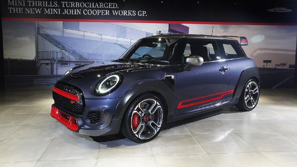 Nih Mini Cooper Paling Buas, Cuma Ada 12 Unit di Indonesia