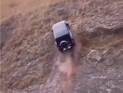 Ditantang Panjat Tebing? Mobil Juga Bisa