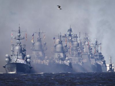 Parade Kapal Peringati Hari Angkatan Laut Rusia