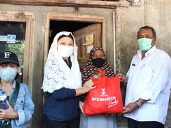 Istri Mensos Puji Penanganan Warga Terdampak COVID-19 di Serang