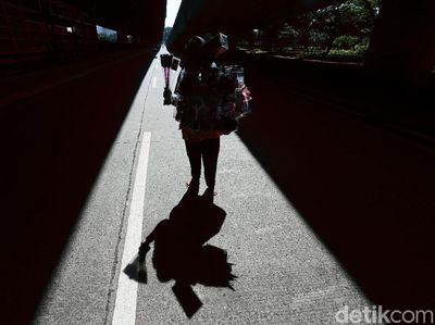 Penjual Pernak-pernik Kemerdekaan Mulai Menjamur