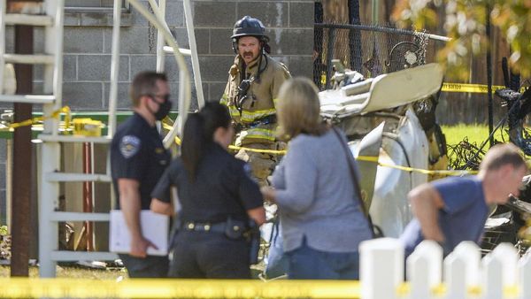 Pesawat Kecil Timpa Rumah, 3 Orang Tewas