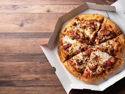 Antarkan Pizza, Kurir Ini Kaget Dapat Tip Sampai Rp 1,4 Juta!