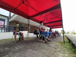 Belasan Pasien COVID-19 Pacitan Sembuh Dipulangkan Serentak