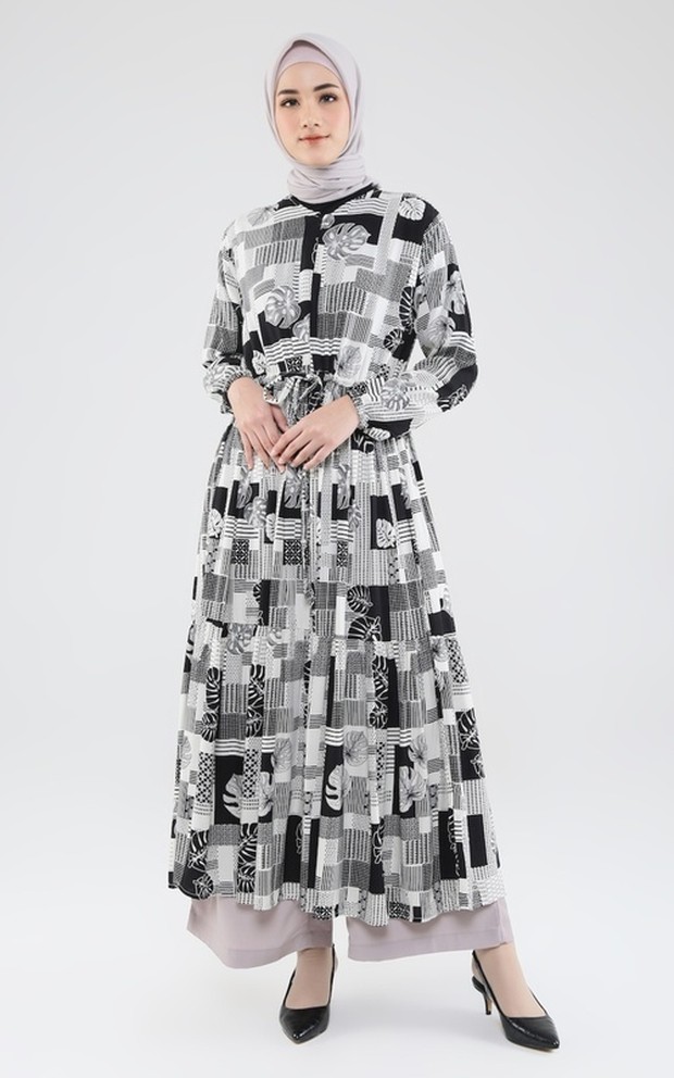 Locka Gamis/instagram.com/hijup/ 5 Gamis Modern untuk Shalat Idul Adha