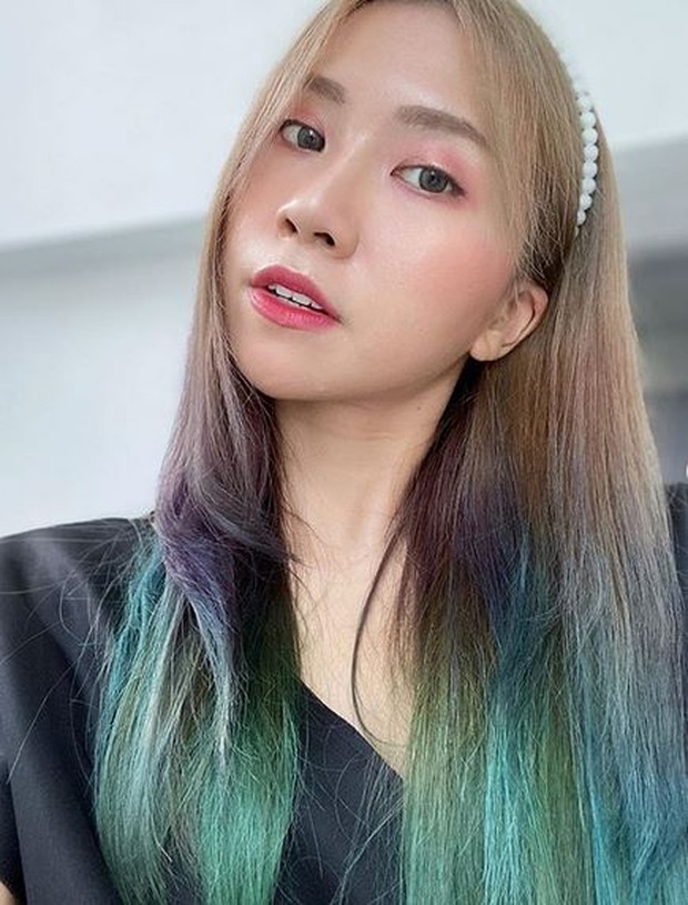 6 Inspirasi Warna Rambut Influencer Natya Shina Yang Unik Dan Gak Bosenin