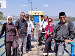 Bupati Anna Tinjau Waduk Pacal dan Gongseng Cek Stok Air Pertanian