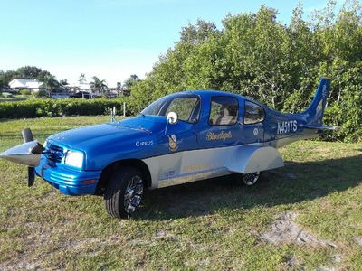 Bentuk Unik Mobil Pakai Buntut Pesawat Capung