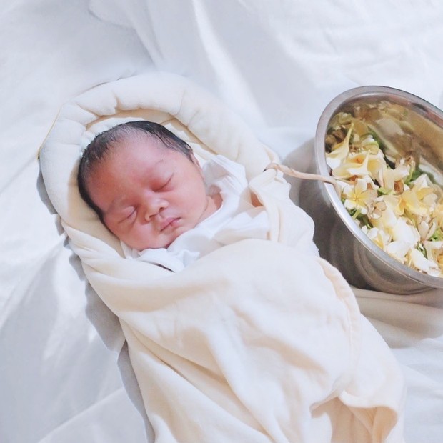 Sekala Bumi anak Ayudia ketika baru dilahirkan / https://www.instagram.com/ayudiac/ Sekala Bumi ketika baru saja dilahirkan.