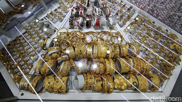 Harga Emas Tembus Rp 1 Juta/Gram