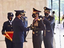 Kapolri Terima Anugerah Bintang Kehormatan dari 3 Matra TNI