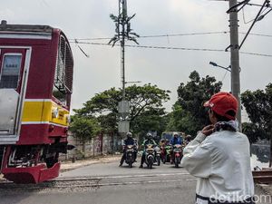 Masih Banyak Perlintasan KA Tanpa Palang Pintu
