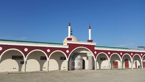 Foto: Before-After Masjid di Prancis yang Digambari Simbol Nazi