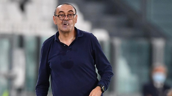 TURIN, ITALY - JULY 26:   Juventus head coach Maurizio Sarri watches the action during the Serie A match between Juventus and  UC Sampdoria at Allianz Stadium on July 26, 2020 in Turin, Italy.  (Photo by Valerio Pennicino/Getty Images)