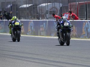 MotoGP Andalusia: Vinales Megap-megap Saat di Belakang Rossi