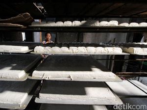 Harga Kedelai Naik, Perajin Tahu di Bogor Menjerit