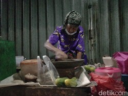 Uang Nenek Penjual Rujak Cingur yang Hilang Tadinya untuk Bayar Kontrakan