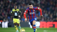 Gelandang tengah Crystal Palace, James McArthur menempati nomor berikutnya. Meski sudah kepala tiga, dirinya begitu kuat melakukan total 88 tekel di musim ini (Getty Images)