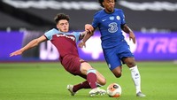 Gelandang bertahan Aston Villa, Declan Rice menyusul dengan 115 tekel (Getty Images)