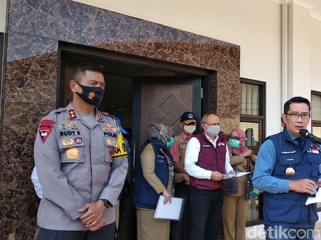 Ridwan Kamil: Sanksi Denda Masker Berlaku Pekan Depan Ridwan Kamil: Sanksi Denda Masker Berlaku Pekan Depan