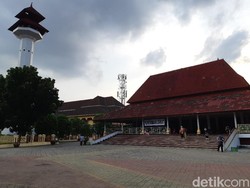 Pemkot Serang Izinkan Masjid Agung At Tsauroh Gelar Salat Idul Adha
