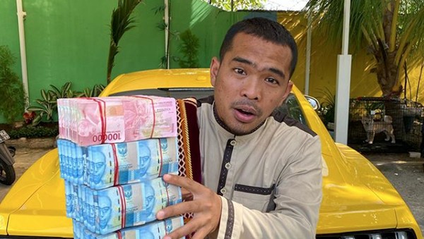 Putra Siregar, pemilik PS Store yang dijadikan tersangka kasus hp ilegal.