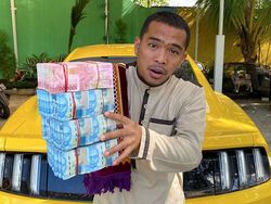 Cerita Putra Siregar Jual Ponsel dari Pasar dan Kini Punya Toko Besar