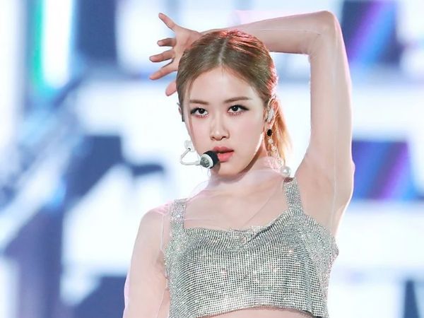 10 Foto Rose Blackpink yang Buktikan Pinggangnya Mungil Banget