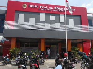 Layanan Operasi RSUD Soekandar Mojokerto Ditutup Gegara 14 Perawat Positif Layanan Operasi RSUD Soekandar Mojokerto Ditutup Gegara 14 Perawat Positif