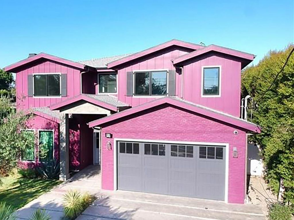 Foto: Rumah Barbie Bella Thorne yang Dijual Rp 37,1 Miliar Foto: Rumah Barbie Bella Thorne yang Dijual Rp 37,1 Miliar
