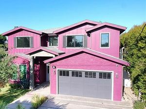 Foto: Rumah Barbie Bella Thorne yang Dijual Rp 37,1 Miliar Foto: Rumah Barbie Bella Thorne yang Dijual Rp 37,1 Miliar