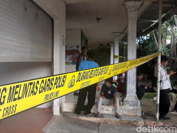 Rumah Pengurus DPC PDIP Digaris Polisi Usai Dibom Molotov