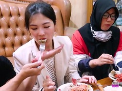 Bakso Lobster Bikin YouTuber Korea Ini Penasaran, Apa Komentarnya?