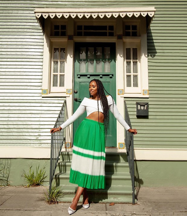 Kulit hitam dengan gaya rambut khas memang selalu menjadi paduan sempurna untuk sebuah penampilan.