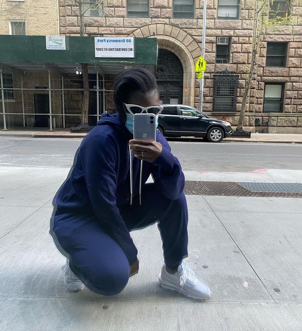 Nikki Ogunnaike menjadi seorang GQ Deputy Fashion Director yang kerap berhubungan dengan para desainer papan atas