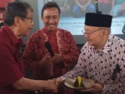 5 Karya Ajip Rosidi yang Populerkan Sastra Indonesia