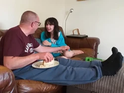 Punya Penyakit Langka, Bocah Ini Hobi Makan Lilin hingga Kotoran Anjing