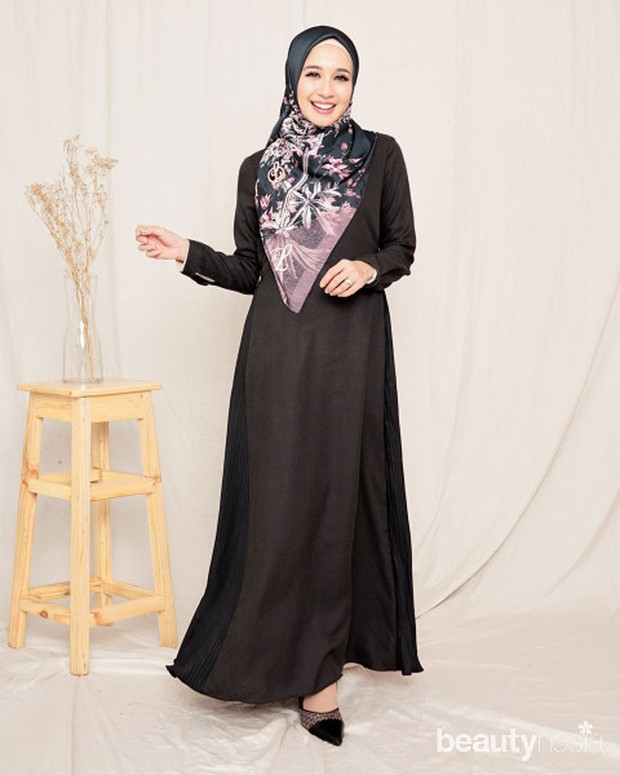 Ashana black/lbylcb.com dress ini hadir dengan warna hitam polos yang terlihat simpel dan elegan