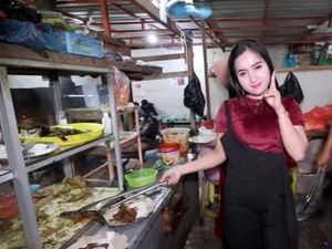Pemilik Bumbu Desa Meninggal hingga Penjual Begor Cantik yang Jualannya Laris