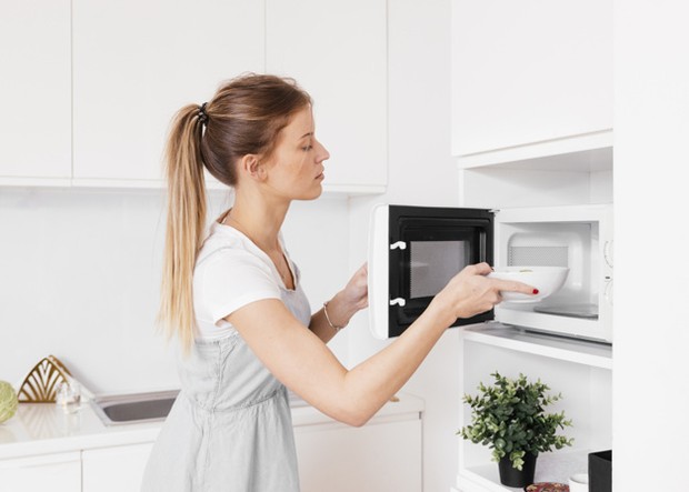 Microwave / www.freepik.com Microwave