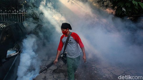 Cegah DBD dan Chikungunya, Kawasan Pondok Aren Difogging