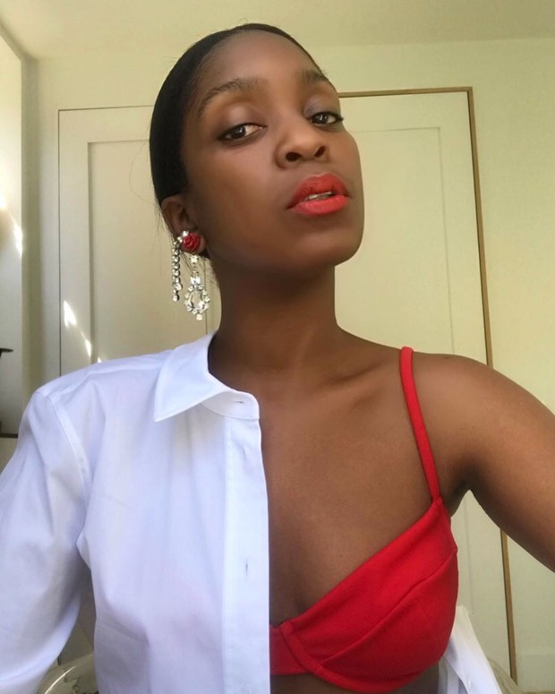 Gaya fashion Rajni Jacques tidak pernah gagal mencuri perhatian. Ia selalu pandai memilih busana yang semakin memancarkan kecantikannya