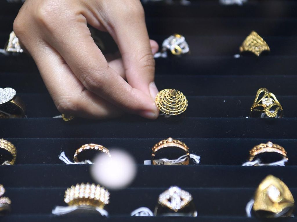 Tak Seramai Sebelum Pandemi, Pedagang Perhiasan Ngeluh Omzet Turun