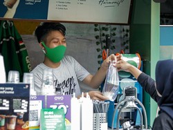 Lihat Celah Bisnis Saat Pandemi, Dede Cari Cuan Lewat GrabKios