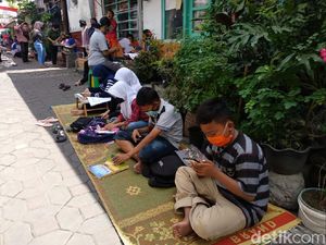 Bantu Siswa Belajar Online, Kampung di Yogya Pasang WiFi Bantu Siswa Belajar Online, Kampung di Yogya Pasang WiFi
