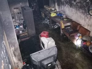Sekeluarga Terjebak Kebakaran di Pekalongan, 1 Tewas dan 8 Dilarikan ke RS